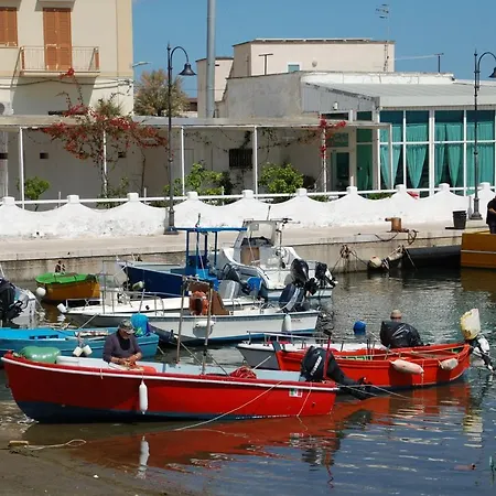 Angolo Vista Mare 펜션 *